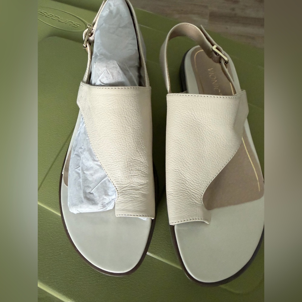 NEW Vionic Cream Women's Sandals